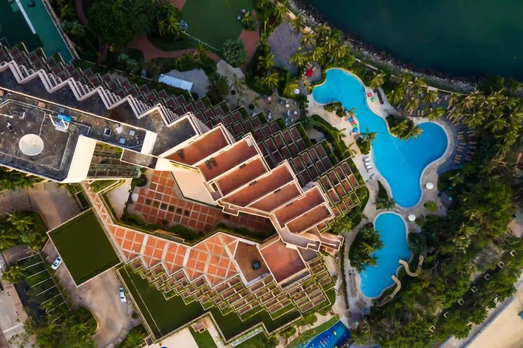 Hotel vs Resort Benefits for Travelers